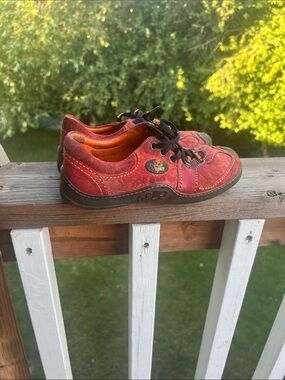 Eject red leather sneakers/walking shoes